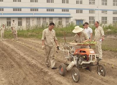 富来威移栽机亮相福建
